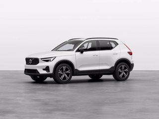 VOLVO Xc40 2.0 b3 plus dark auto
